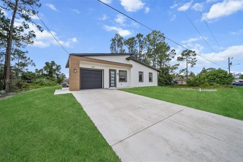 House in Lehigh Acres, Florida 3 bedrooms № 1748442 - photo 2
