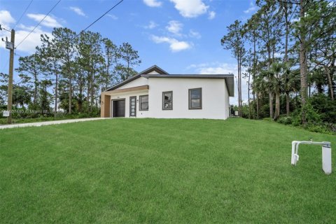 House in Lehigh Acres, Florida 3 bedrooms № 1748442 - photo 4