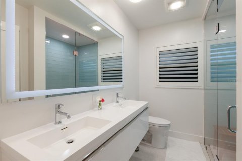 House in Sarasota, Florida 3 bedrooms, 171.68 sq.m. № 1547845 - photo 28