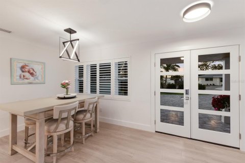 House in Sarasota, Florida 3 bedrooms, 171.68 sq.m. № 1547845 - photo 22
