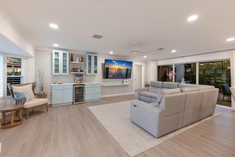 House in Sarasota, Florida 3 bedrooms, 171.68 sq.m. № 1547845 - photo 20