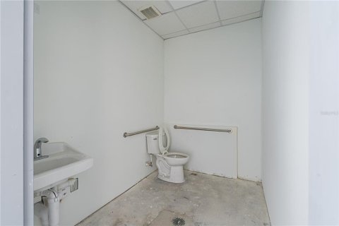 Commercial property in Winter Garden, Florida 214.05 sq.m. № 2233441 - photo 9