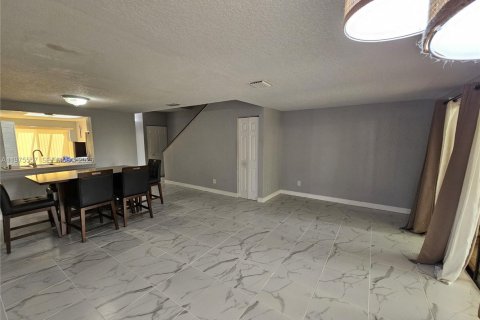 Купить таунхаус в Санрайз, Флорида 3 спальни, 140.47м2, № 2041742 - фото 2