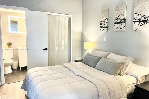 Купить виллу или дом в Форт-Лодердейл, Флорида 2 спальни, 96.25м2, № 2006622 - фото 25