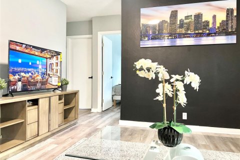 Купить виллу или дом в Форт-Лодердейл, Флорида 2 спальни, 96.25м2, № 2006622 - фото 16