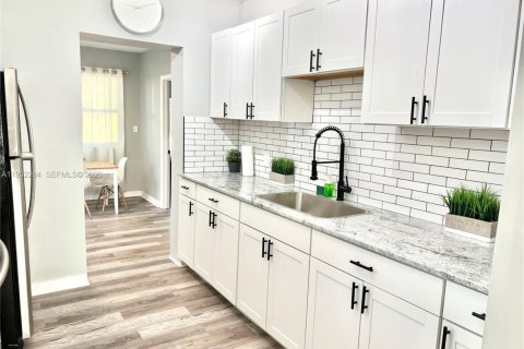 Купить виллу или дом в Форт-Лодердейл, Флорида 2 спальни, 96.25м2, № 2006622 - фото 2