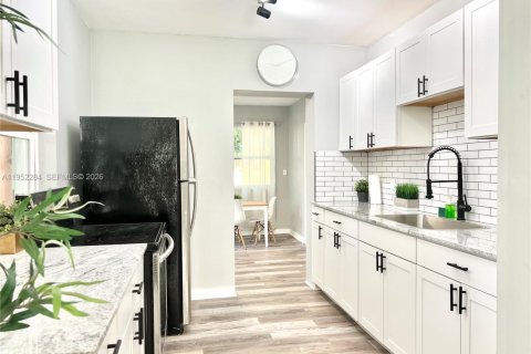 Купить виллу или дом в Форт-Лодердейл, Флорида 2 спальни, 96.25м2, № 2006622 - фото 3