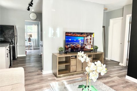 Купить виллу или дом в Форт-Лодердейл, Флорида 2 спальни, 96.25м2, № 2006622 - фото 12