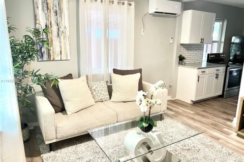 Купить виллу или дом в Форт-Лодердейл, Флорида 2 спальни, 96.25м2, № 2006622 - фото 10