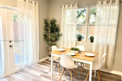 Купить виллу или дом в Форт-Лодердейл, Флорида 2 спальни, 96.25м2, № 2006622 - фото 19