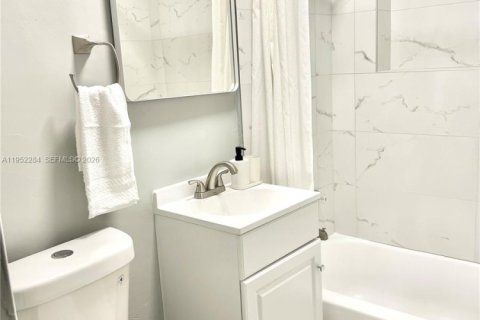 Купить виллу или дом в Форт-Лодердейл, Флорида 2 спальни, 96.25м2, № 2006622 - фото 29