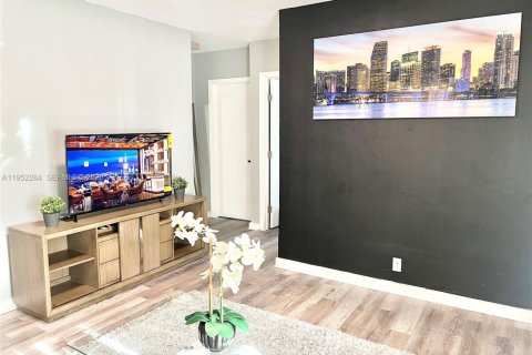 Купить виллу или дом в Форт-Лодердейл, Флорида 2 спальни, 96.25м2, № 2006622 - фото 13