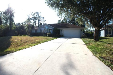 House in North Port, Florida 3 bedrooms, 144.65 sq.m. № 1722628 - photo 1