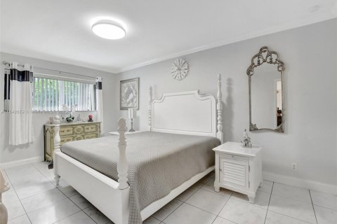 Condo in Deerfield Beach, Florida, 2 bedrooms  № 1834264 - photo 11
