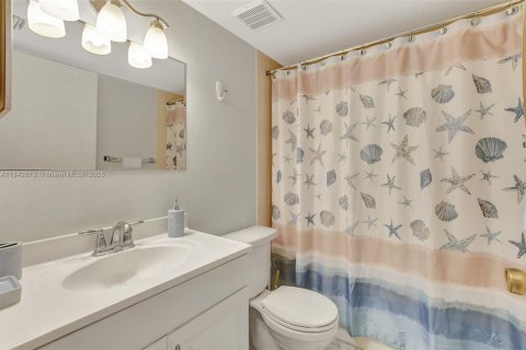 Condo in Deerfield Beach, Florida, 2 bedrooms  № 1834264 - photo 17