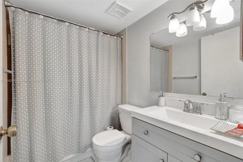 Condo in Deerfield Beach, Florida, 2 bedrooms  № 1834264 - photo 14