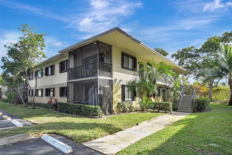 Condo in Deerfield Beach, Florida, 2 bedrooms  № 1834264 - photo 2