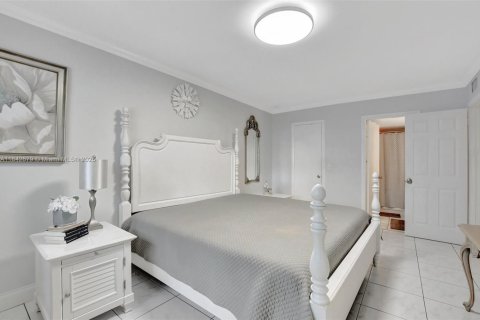 Condo in Deerfield Beach, Florida, 2 bedrooms  № 1834264 - photo 12