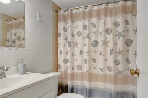 Condo in Deerfield Beach, Florida, 2 bedrooms  № 1834264 - photo 18