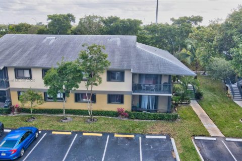 Condo in Deerfield Beach, Florida, 2 bedrooms  № 1834264 - photo 23