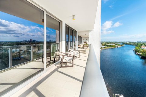 Condo in Fort Lauderdale, Florida, 3 bedrooms  № 1811138 - photo 16