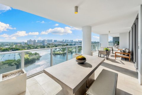 Condo in Fort Lauderdale, Florida, 3 bedrooms  № 1811138 - photo 14
