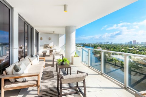 Condo in Fort Lauderdale, Florida, 3 bedrooms  № 1811138 - photo 1