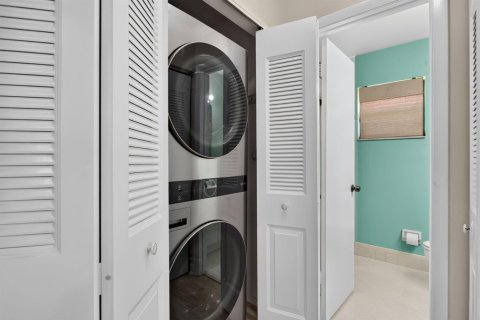 Touwnhouse à vendre à Deerfield Beach, Floride: 2 chambres, 115.94 m2 № 2088156 - photo 19