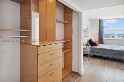 Снять в аренду кондоминиум в Майами-Бич, Флорида 2 спальни, 104.98м2, № 2028299 - фото 13