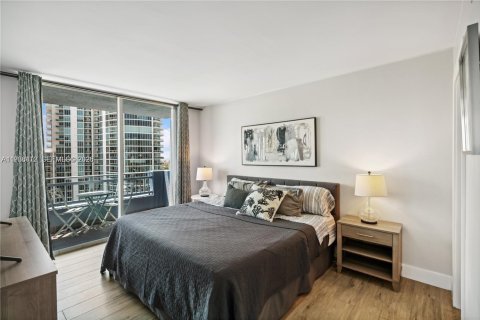 Снять в аренду кондоминиум в Майами-Бич, Флорида 2 спальни, 104.98м2, № 2028299 - фото 9