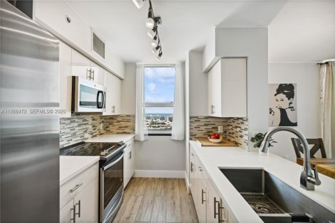 Снять в аренду кондоминиум в Майами-Бич, Флорида 2 спальни, 104.98м2, № 2028299 - фото 8