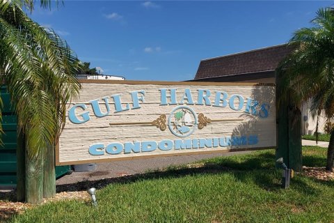 Condo in New Port Richey, Florida, 2 bedrooms № 2231737 - photo 23
