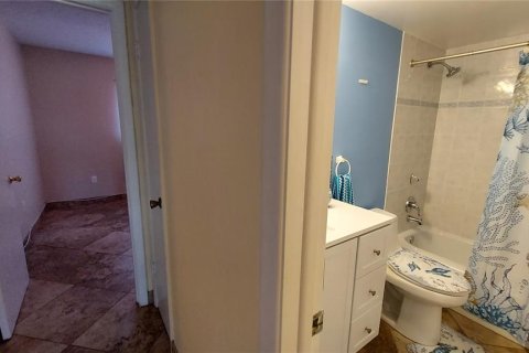 Condo in New Port Richey, Florida, 2 bedrooms № 2231737 - photo 20