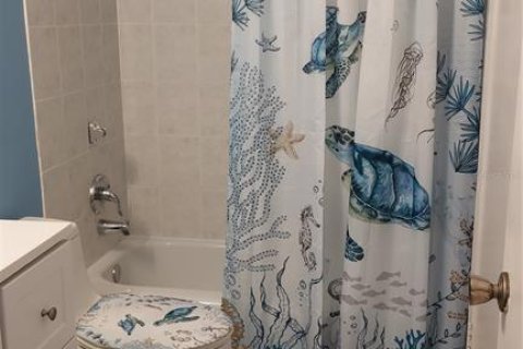 Condo in New Port Richey, Florida, 2 bedrooms № 2231737 - photo 14