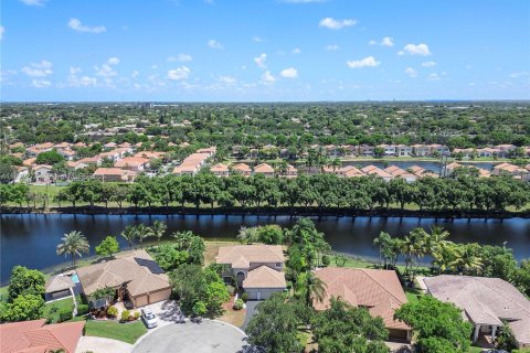 House in Coral Springs, Florida 5 bedrooms, 265.51 sq.m. № 1800843 - photo 7