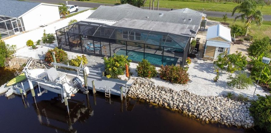 Villa ou maison à Englewood, Floride 3 chambres, 132.11 m2 № 1810083