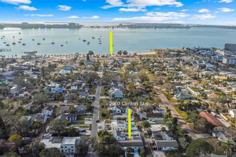 House in Gulfport, Florida 2 bedrooms, 73.95 sq.m. № 2197998 - photo 5