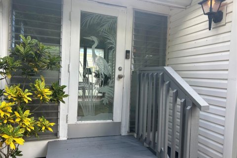 House in Gulfport, Florida 2 bedrooms, 73.95 sq.m. № 2197998 - photo 6