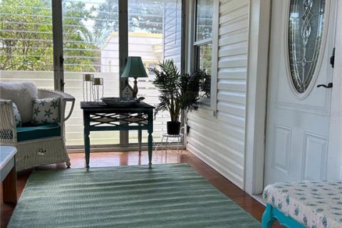 House in Gulfport, Florida 2 bedrooms, 73.95 sq.m. № 2197998 - photo 7