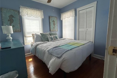 House in Gulfport, Florida 2 bedrooms, 73.95 sq.m. № 2197998 - photo 12