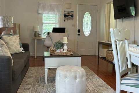 House in Gulfport, Florida 2 bedrooms, 73.95 sq.m. № 2197998 - photo 9