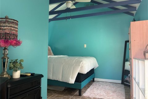 House in Gulfport, Florida 2 bedrooms, 73.95 sq.m. № 2197998 - photo 18