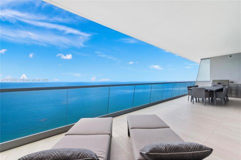 Copropriété à vendre à Sunny Isles Beach, Floride: 3 chambres, 262.08 m2 № 1703291 - photo 1