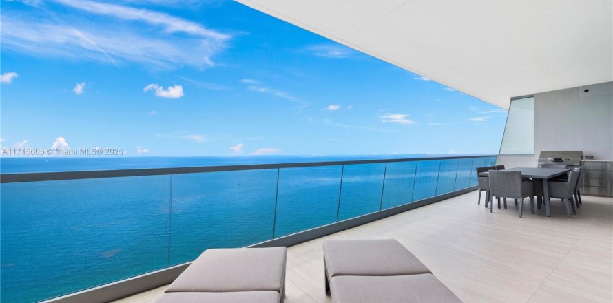 Condo à Sunny Isles Beach, Floride, 3 chambres № 1703291