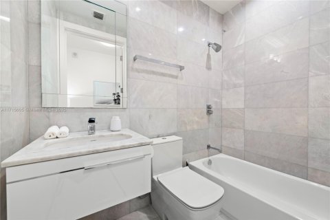 Copropriété à vendre à Sunny Isles Beach, Floride: 3 chambres, 262.08 m2 № 1703291 - photo 11