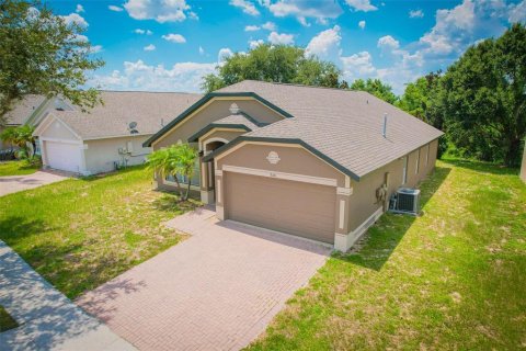 House in Haines City, Florida 4 bedrooms, 179.58 sq.m. № 1856666 - photo 1