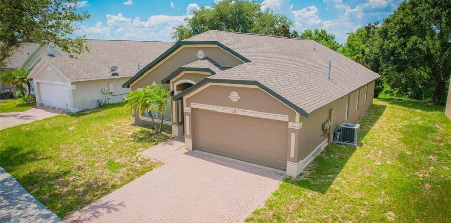 House in Haines City, Florida 4 bedrooms, 179.58 sq.m. № 1856666