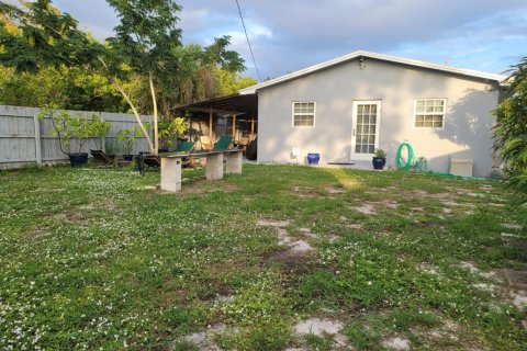 Villa ou maison à louer à Delray Beach, Floride: 3 chambres, 107.95 m2 № 587828 - photo 1