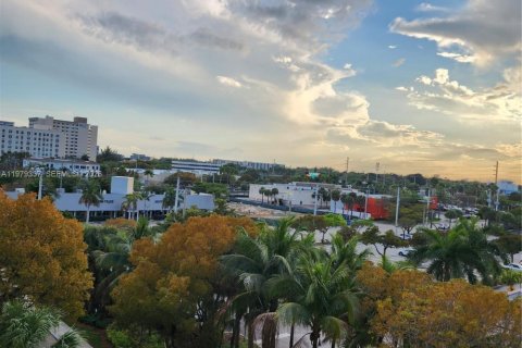Copropriété à vendre à Aventura, Floride: 1 chambre, 69.86 m2 № 2050015 - photo 17