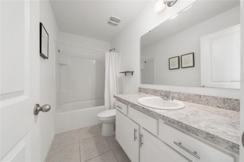 House in Minneola, Florida 3 bedrooms, 186.27 sq.m. № 2312797 - photo 21